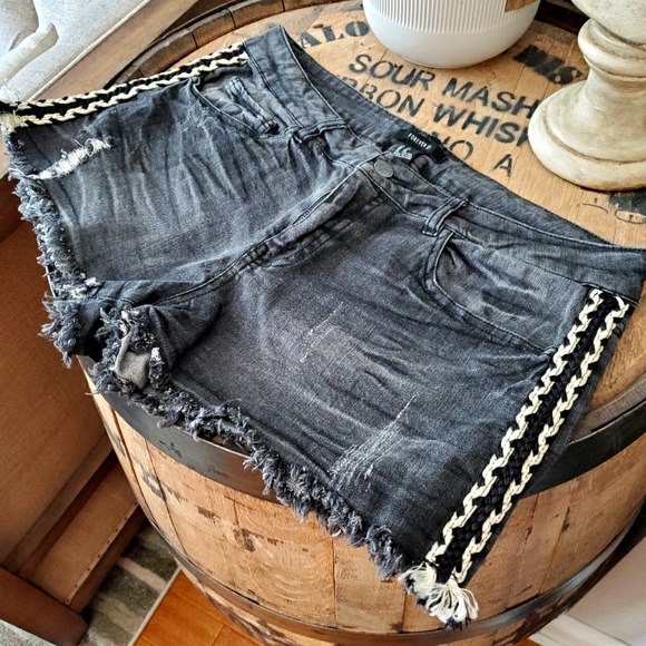 🏜Boho Stitch Denim Shorts 😍 - Picture 5 of 13